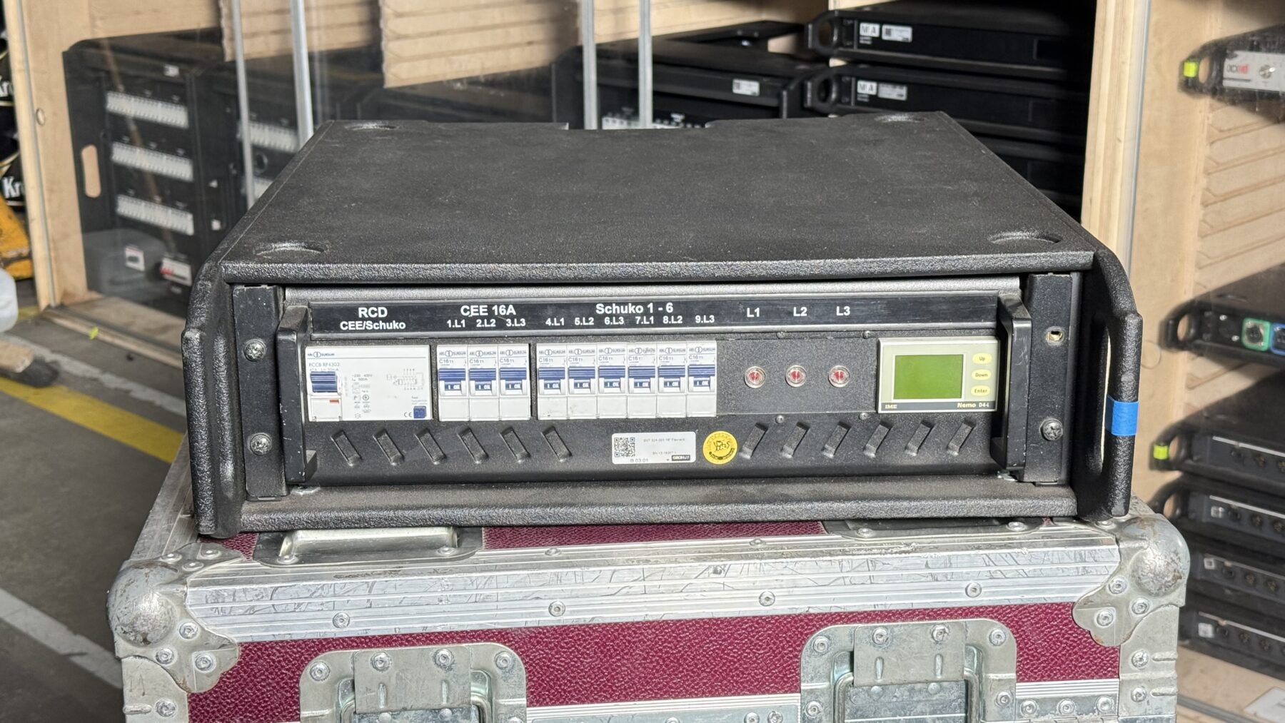 SVT32A 00 19" - 1x 16A out / 6x Schuko / 1x powerCon True1